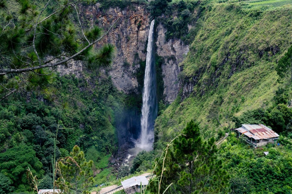 Blahmantung Waterfall Trek